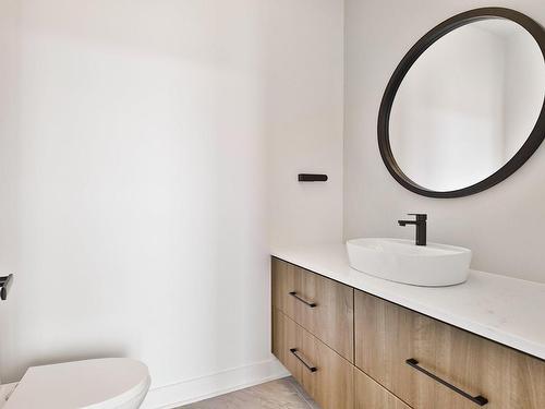 Powder room - 4515 Rue Domville, Longueuil (Saint-Hubert), QC - Indoor Photo Showing Bathroom