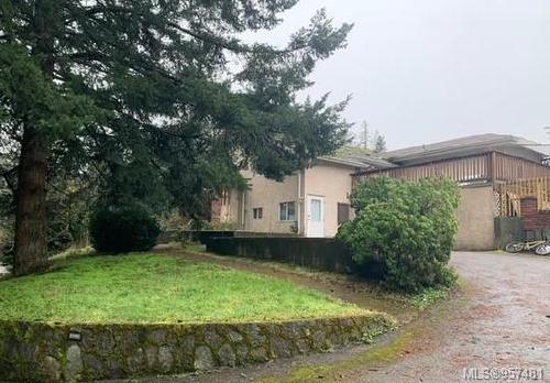 568 Latoria Rd, Colwood, BC - Outdoor