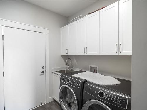 37-200 Nikola Rd, Campbell River, BC - Indoor Photo Showing Laundry Room