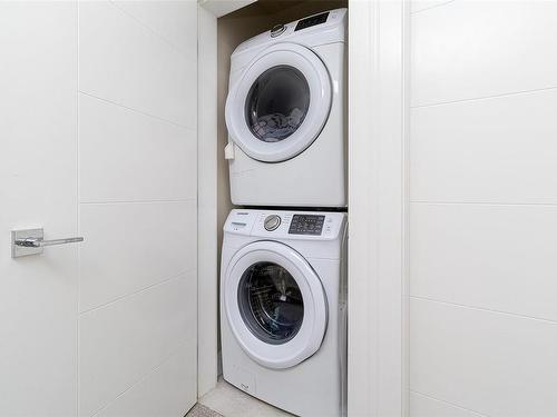 105-300 Phelps Ave, Langford, BC - Indoor Photo Showing Laundry Room