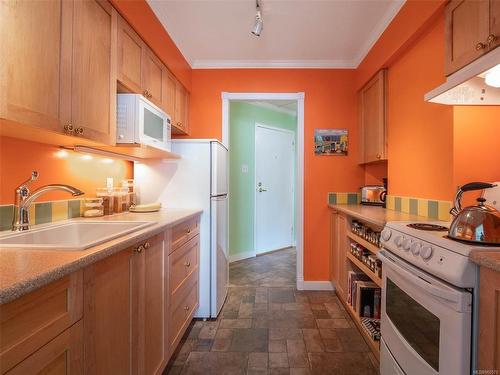 201-620 Toronto St, Victoria, BC - Indoor Photo Showing Kitchen