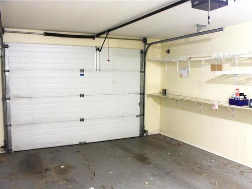 2575 2Nd Ave, Port Alberni, BC - Indoor Photo Showing Garage