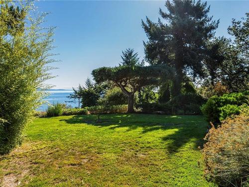2550 Queenswood Dr, Saanich, BC - Outdoor With View