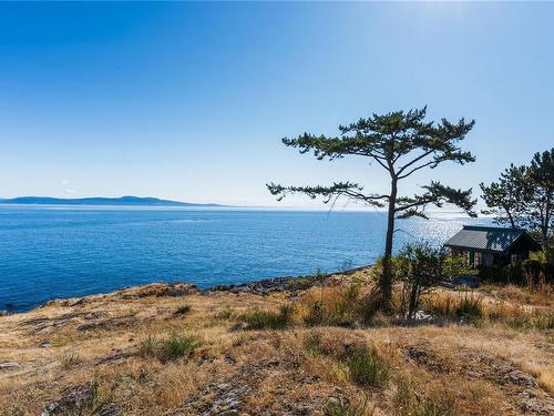 2550 Queenswood Dr, Saanich, BC - Outdoor With Body Of Water With View