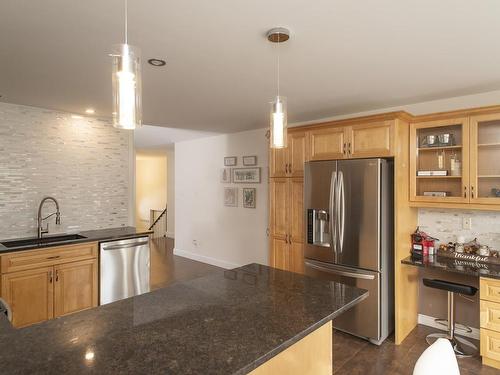 241 South Creek Bay, Thunder Bay, ON - Indoor Photo Showing Kitchen With Upgraded Kitchen
