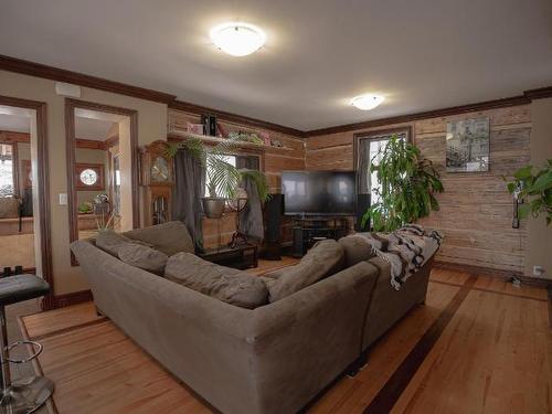 299 Seymour Street W, Kamloops, BC - Indoor Photo Showing Bedroom