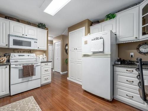 1301 Western Ave, Ashcroft, BC - Indoor Photo Showing Kitchen