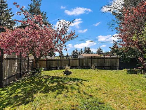 358 Cotlow Rd, Colwood, BC - Outdoor With Backyard