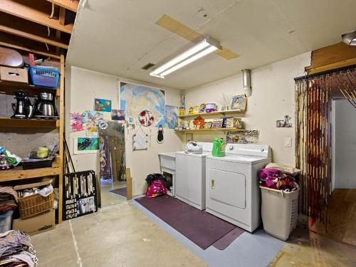 4382 Karindale Road, Kamloops, BC - Indoor Photo Showing Laundry Room