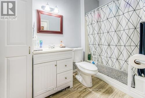 19 Waterside Avenue, Cambridge, ON - Indoor Photo Showing Bathroom
