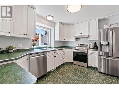 3480 7Th Street, Naramata, BC - Indoor Photo Showing Kitchen