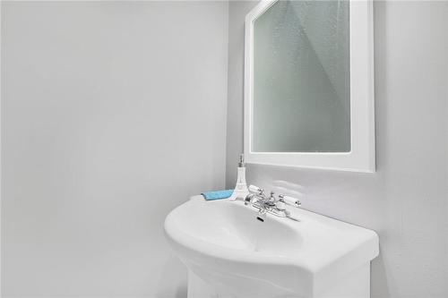 985 Limeridge Road E|Unit #32, Hamilton, ON - Indoor Photo Showing Bathroom