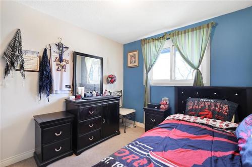 985 Limeridge Road E|Unit #32, Hamilton, ON - Indoor Photo Showing Bedroom