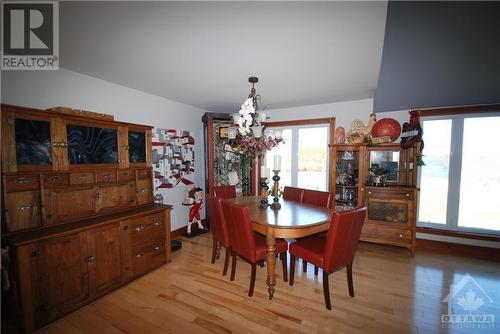 11 Fairway Drive, Petawawa, ON - Indoor Photo Showing Dining Room