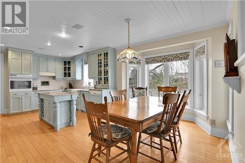 1922 River Road, Manotick, ON - Indoor Photo Showing Dining Room