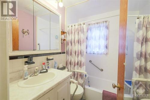 543 Guy Street, Ottawa, ON - Indoor Photo Showing Bathroom