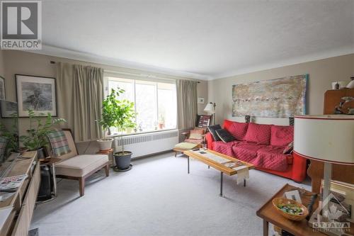 543 Guy Street, Ottawa, ON - Indoor Photo Showing Living Room