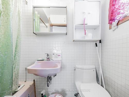 30 Lilac Ave, Toronto, ON - Indoor Photo Showing Bathroom