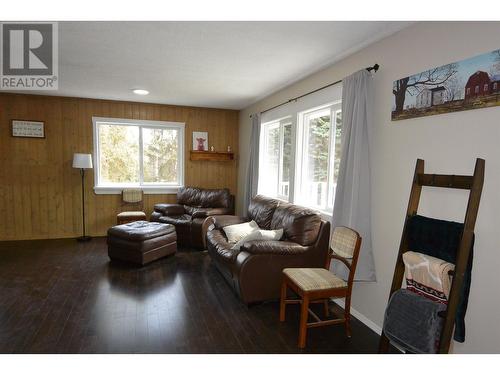 13236 Dunlop Street, Smithers, BC - Indoor Photo Showing Living Room