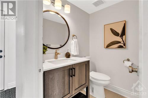 2104 Sacramento Drive, Ottawa, ON - Indoor Photo Showing Bathroom