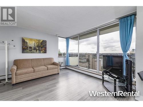 904 1534 Harwood Street, Vancouver, BC - Indoor Photo Showing Living Room