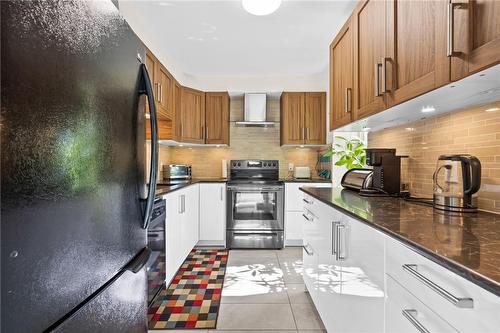 122 Lakeshore Road|Unit #8, St. Catharines, ON - Indoor Photo Showing Kitchen