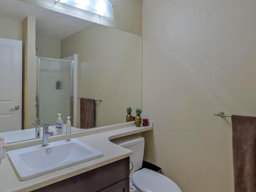 216-1350 Ridgeway Drive, Kelowna, BC - Indoor Photo Showing Bathroom