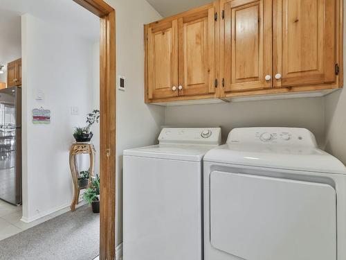 Salle de lavage - 291  - 293 Rue St-Paul, Saint-Donat, QC - Indoor Photo Showing Laundry Room