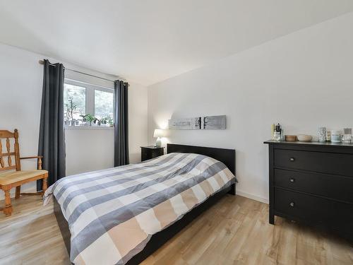 Chambre Ã Â coucher - 291  - 293 Rue St-Paul, Saint-Donat, QC - Indoor Photo Showing Bedroom