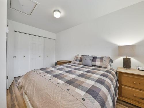 Chambre Ã Â coucher - 291  - 293 Rue St-Paul, Saint-Donat, QC - Indoor Photo Showing Bedroom