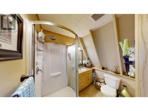 7796 N Bridge Lake Road, 100 Mile House, BC - Indoor Photo Showing Bathroom