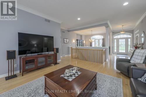 45 Wynfield Lane, London, ON - Indoor Photo Showing Living Room