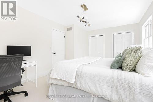 27 Daleman Drive, Bracebridge, ON - Indoor Photo Showing Bedroom