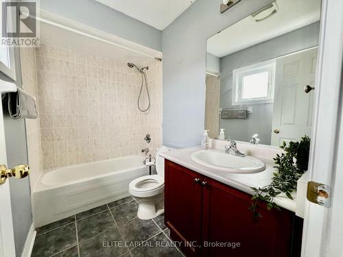 381 Wright Cres, Niagara-On-The-Lake, ON - Indoor Photo Showing Bathroom