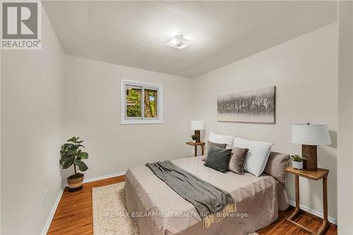 2097 Jerseyville Rd W, Hamilton, ON - Indoor Photo Showing Bedroom