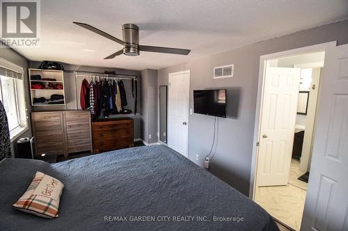 #31 -77 Linwell Rd, St. Catharines, ON - Indoor Photo Showing Bedroom