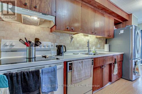 139 Brayside Street, Central Elgin, ON - Indoor Photo Showing Kitchen With Double Sink