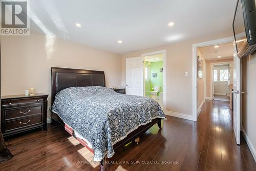 1084 Pearson Drive, Oakville, ON - Indoor Photo Showing Bedroom