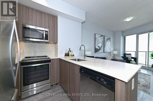 3808 - 20 Shore Breeze Drive, Toronto, ON - Indoor Photo Showing Kitchen With Upgraded Kitchen