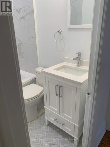 148 Markland St, Hamilton, ON - Indoor Photo Showing Bathroom