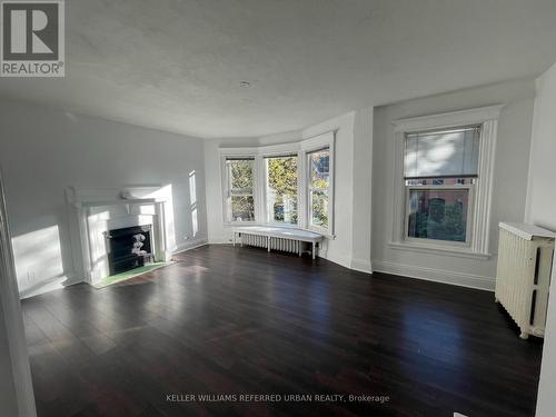 148 Markland Street, Hamilton, ON - Indoor Photo Showing Living Room