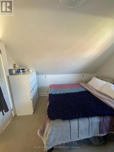 148 Markland Street, Hamilton, ON - Indoor Photo Showing Bedroom