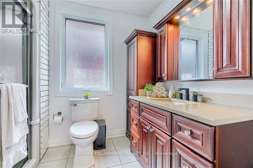 15 Carrick Ave, Hamilton, ON - Indoor Photo Showing Bathroom