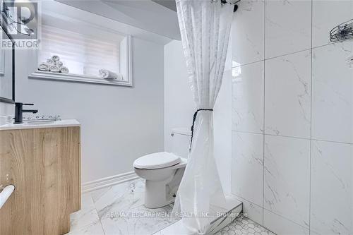 15 Carrick Ave, Hamilton, ON - Indoor Photo Showing Bathroom