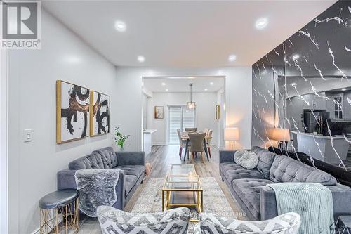 15 Carrick Avenue, Hamilton, ON - Indoor Photo Showing Living Room