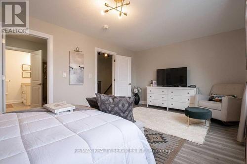 #Upper -14 Ashford Pl, St. Catharines, ON - Indoor Photo Showing Bedroom