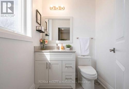 #Upper -14 Ashford Pl, St. Catharines, ON - Indoor Photo Showing Bathroom