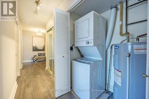 #801 -7 Picton St, London, ON - Indoor Photo Showing Laundry Room