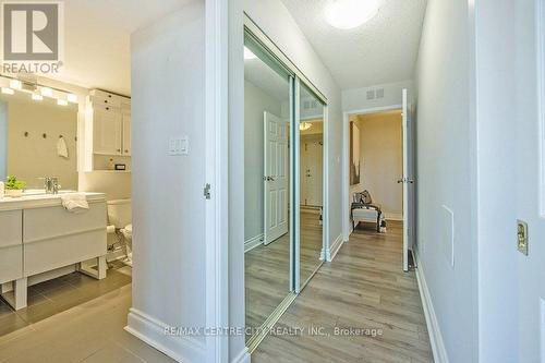 #801 -7 Picton St, London, ON - Indoor Photo Showing Bathroom