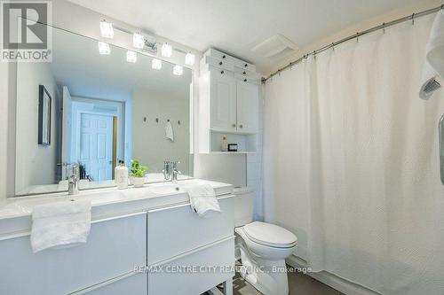 #801 -7 Picton St, London, ON - Indoor Photo Showing Bathroom